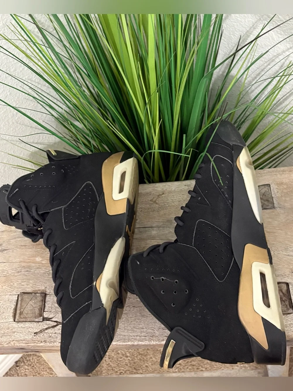 Air Jordan 6 Retro SE Defining Moments Sneakers
